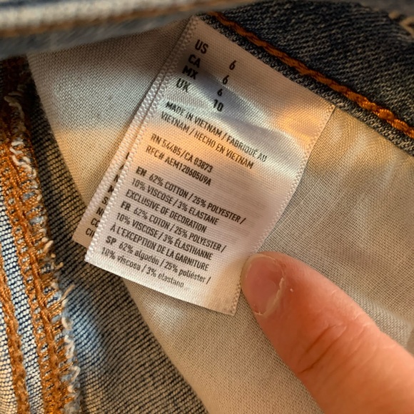 American Eagle Light Wash Denim Shorts - Picture 5 of 6